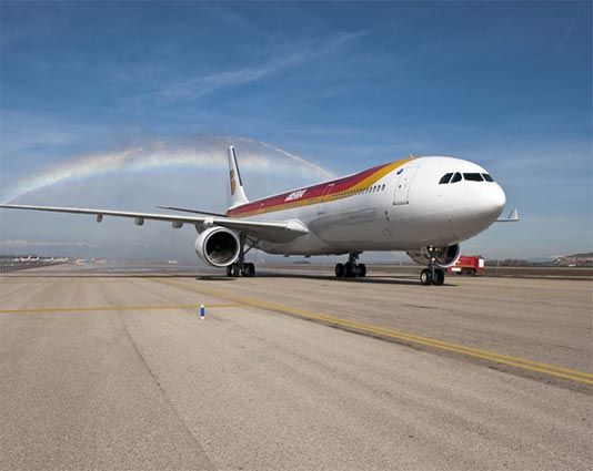 Iberia bautiza con el nombre de El Salvador a uno de sus nuevos Airbus A-330