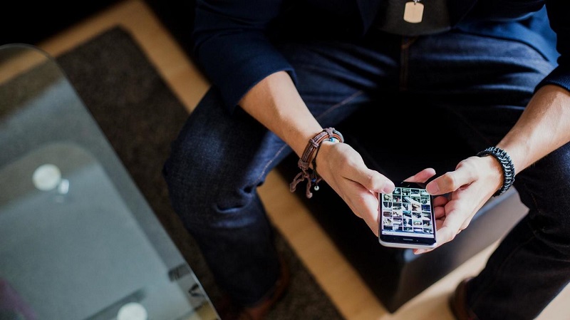 Turistas extranjeros gastan casi 50.000 millones de euros en España