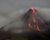 Costa Rica: Entró en erupción el volcán Arenal