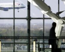 Ministro de Turismo de Barbados reitera necesidad de cambios en el Impuesto al Pasajero Aéreo