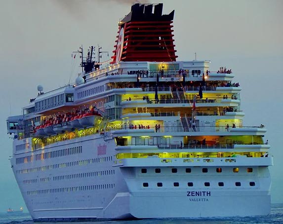 Pullmantur confirma que todos los pasajeros del Zenith llegaron a España