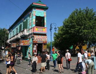 Turismo de fin de semana largo dejó 400 millones de dólares en Argentina