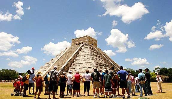 México espera cerrar el año con 22 millones 466 mil turistas, un 5,73 por ciento más que en 2009