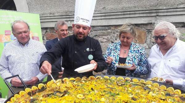 Destino Piriápolis presentó la nueva edición de su Paella Gigante 