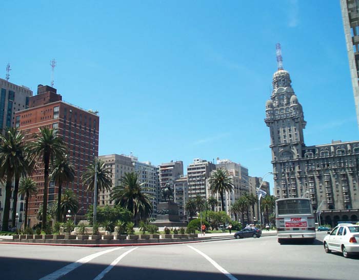 Destaca la OMT evolución del turismo en Uruguay