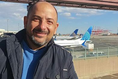 Antonio del Toro United Airlines