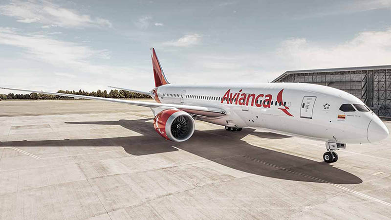 Pilotos de Avianca inician huelga en Colombia