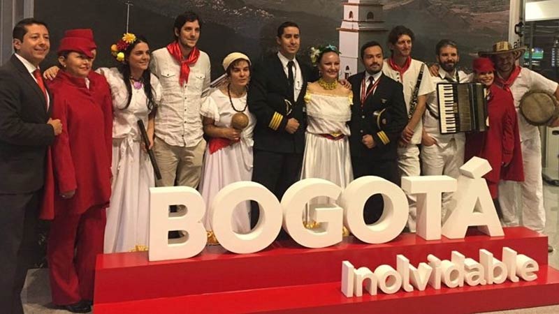 Turismo de Uruguay y Avianca celebran primer vuelo directo 