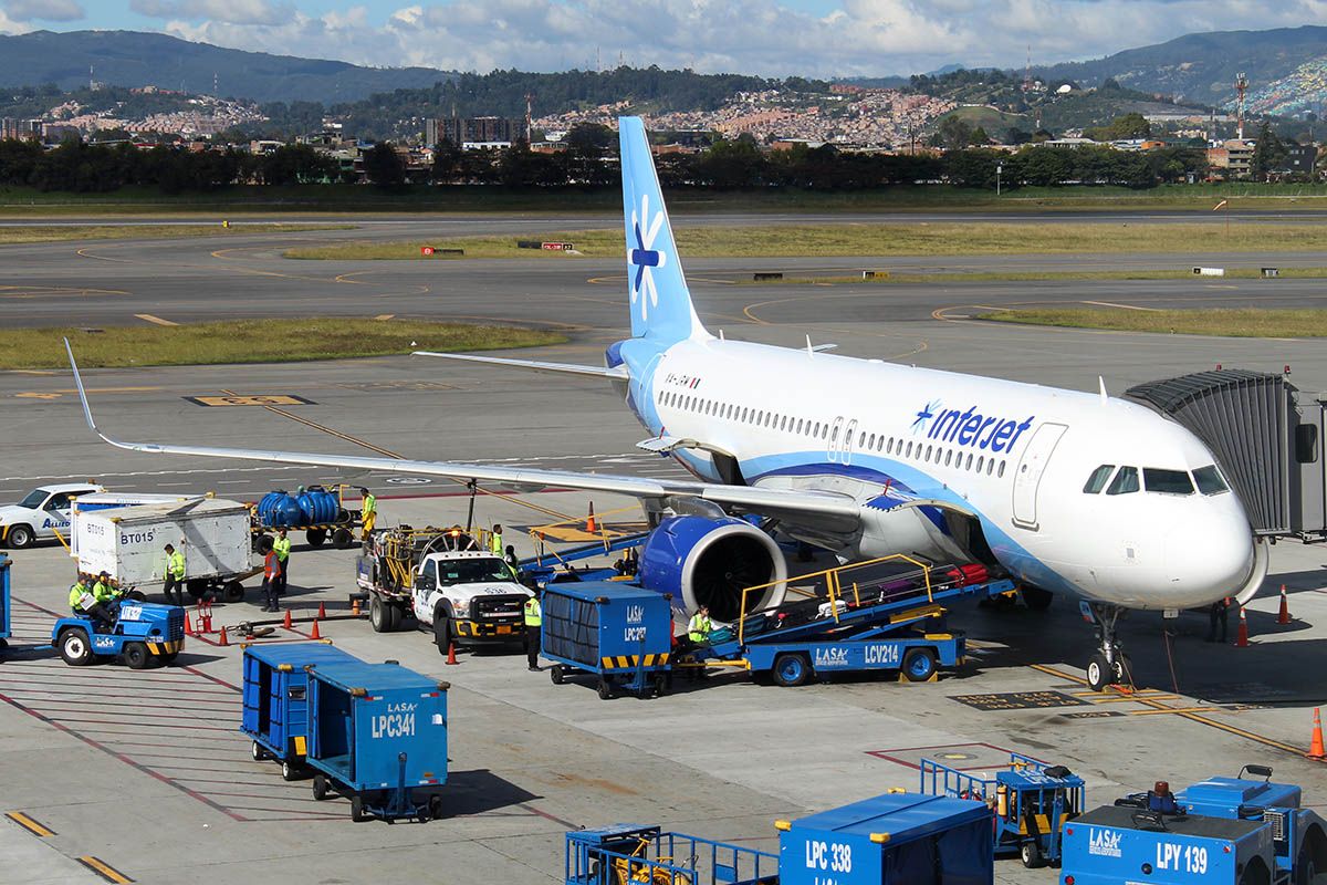 Interjet en la pista