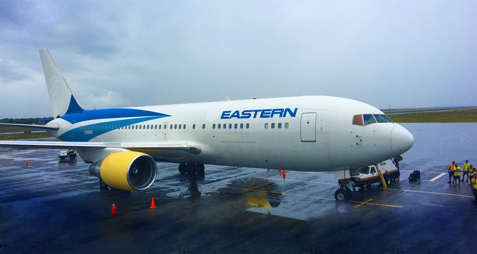 Eastern Airlines avión en la pista