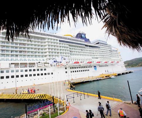 Honduras: Isla de Roatán recibió un 12 por ciento más de cruceristas entre enero y julio