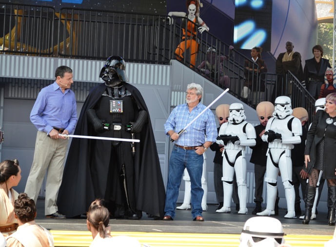 Estados Unidos: Grandes directivos del cine animaron la apertura de los Star Tours en Disney