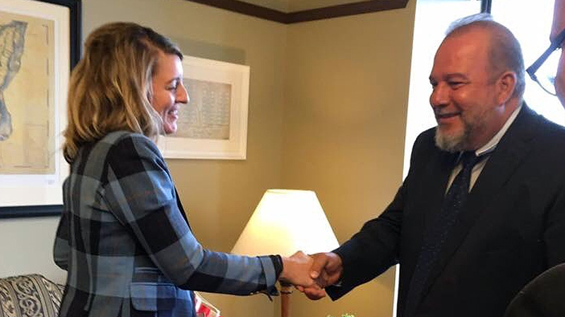 Cuba y Canadá dialogan sobre retos comunes del turismo