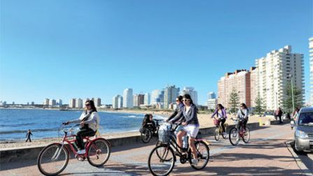 Favorable balance del turismo internacional en Uruguay 