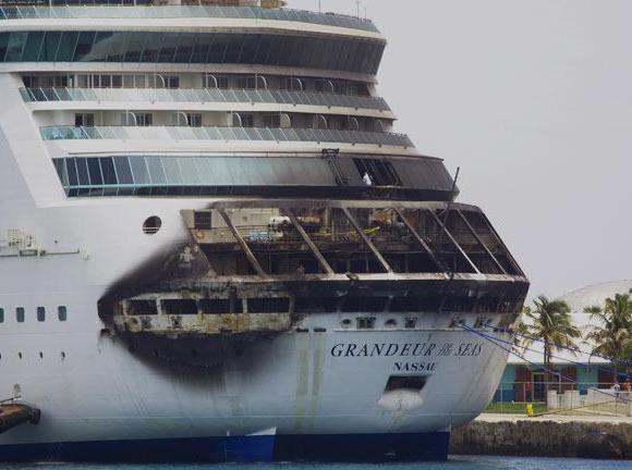 Incendio en el Grandeur costará entre siete y nueve centavos por acción a Royal Caribbean Cruises