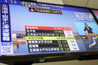 Japón alerta por tsunami