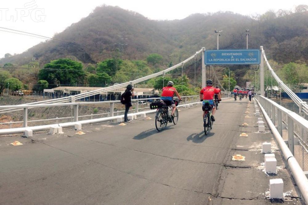 Ciclistas franceses atravesarán El Salvador en expedición turística