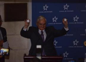 Buque chino inaugurará Canal ampliado de Panamá