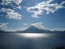 Guatemala reforzará campaña a favor del Lago de Atitlán como "nueva maravilla natural"