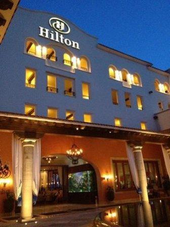 Hilton Los Cabos Beach & Golf Resort reabre sus puertas después de remodelación multimillonaria