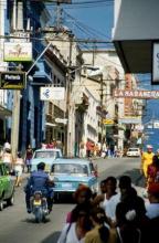 Multitudinario desfile recorre las calles de Santiago de Cuba 