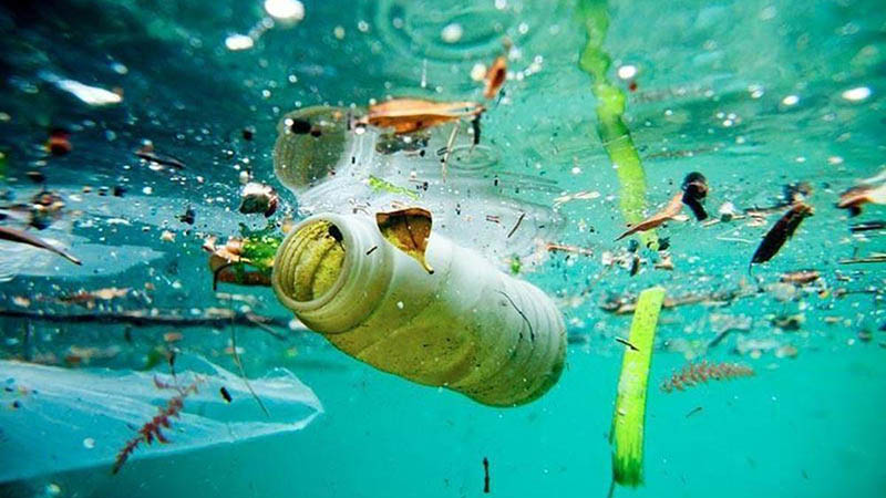 Una camiseta detecta agua contaminada