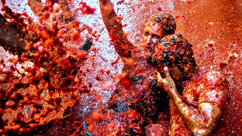  España celebra su tradicional batalla de tomates