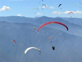 Teleférico Mukumbarí impulsa al parapente como atractivo turístico