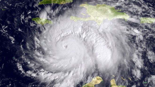 Huracán Matthew llega a Cuba tras su paso por Haití