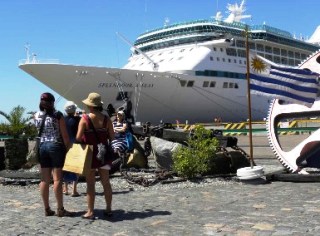 Se extenderá hasta mayo próximo en Uruguay la actual temporada de cruceros