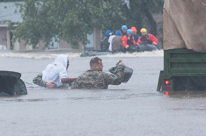 Matthew se aleja de Estados Unidos y deja 19 fallecidos