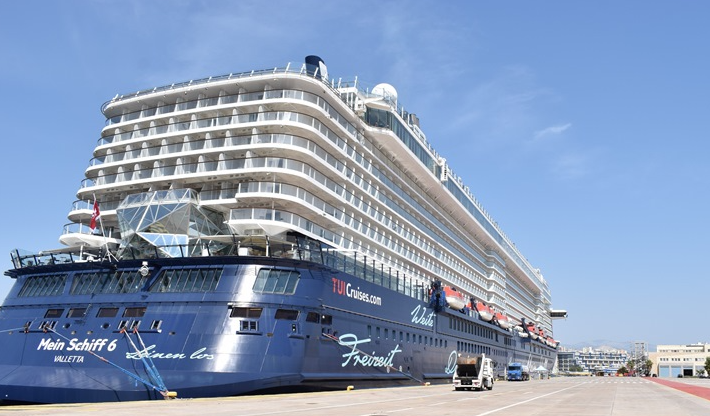 Mein Schiff 6