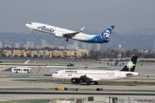 Volaris y Alaska Airlines