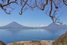Recomiendan al lago Atitlán como destino sagrado