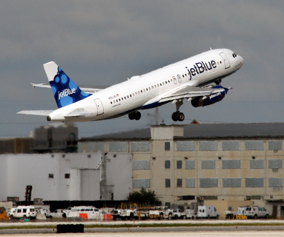 Puerto Rico: Aplauden intenciones de JetBlue de abrir un vuelo entre San Juan y St. Maarten
