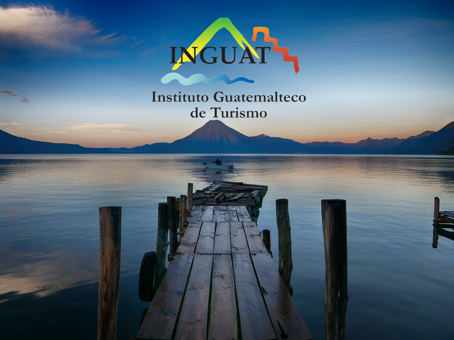 paisaje de Guatemala y logo del INGUAT