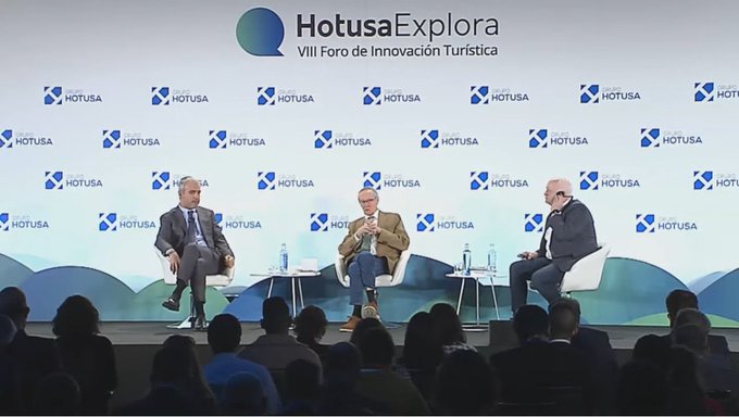 panelistas en Hotusa Explora