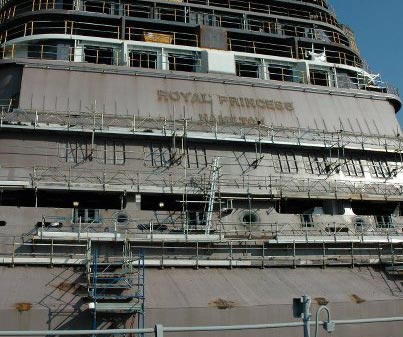 El nuevo barco Royal Princess puesto a flote en los astilleros de Fincantieri