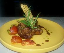 Rolada de cerdo con chorizo