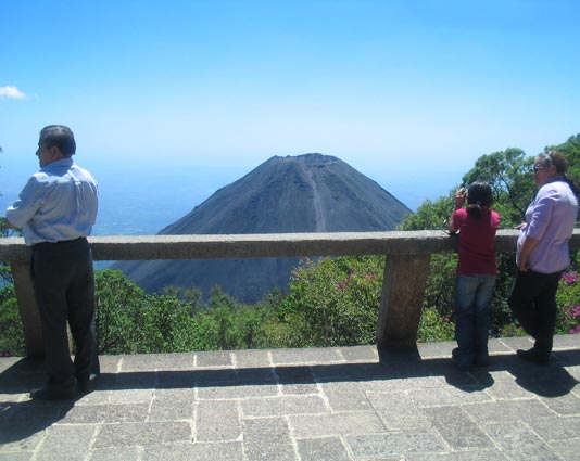 El Salvador lanza nueva política nacional de turismo