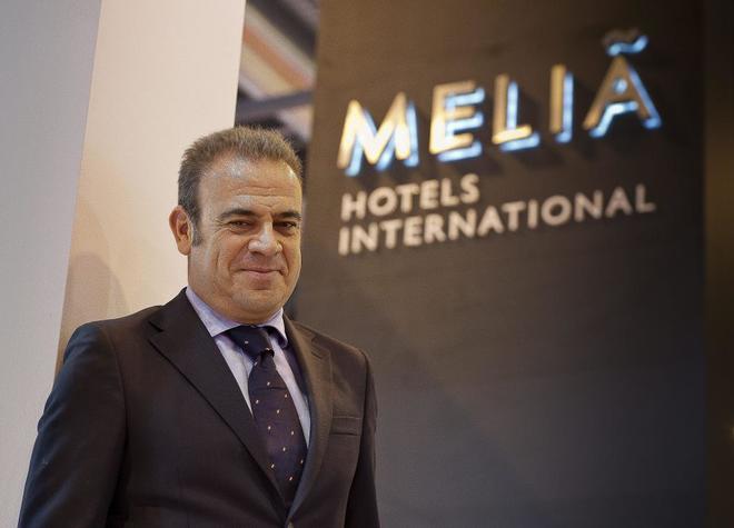 El fundador de Meliá cede las funciones ejecutivas a su hijo