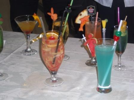 Publican en Cuba compendio con más de mil cocteles