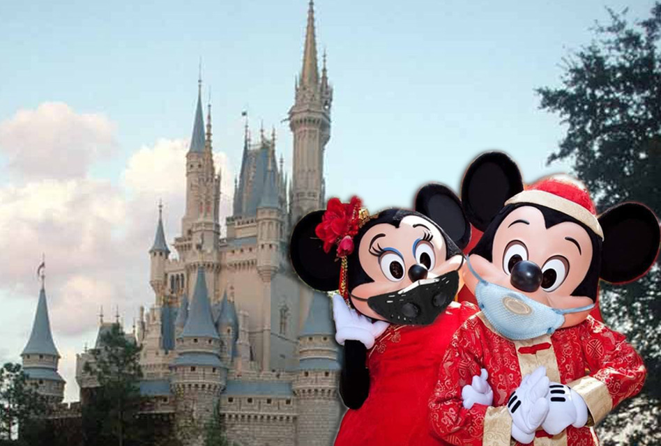 MIckey y Minnie con mascarillas a la entrada del Magic Kingdom