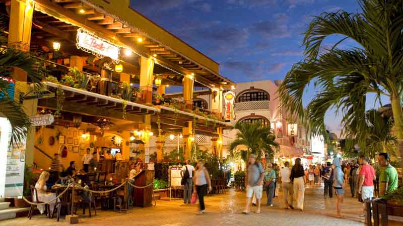 Playa del Carmen revisa emisiones de ruido en bares y discotecas