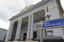 Emblema dentro de una trilogía orgullo de Santiago de Cuba
