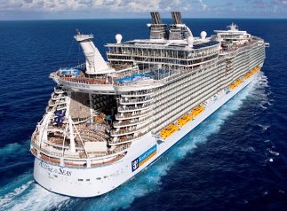 Royal Caribbean encarga construcción de un tercer barco de la clase Oasis