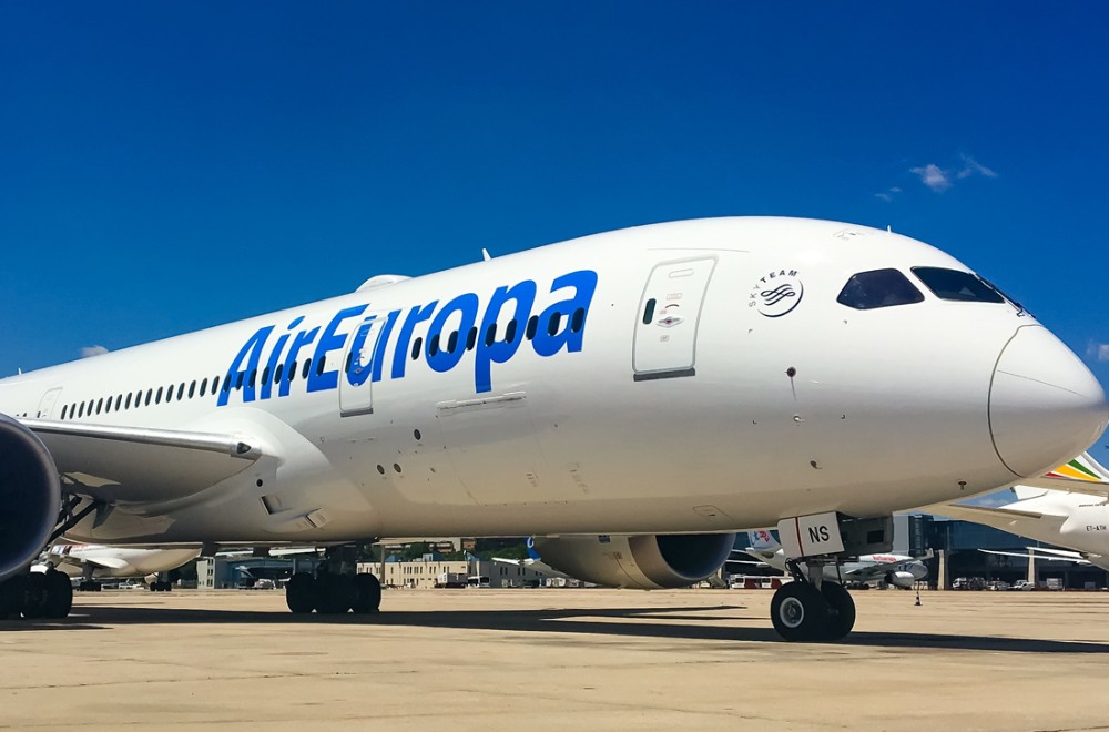 avión de Air Europa en la pista