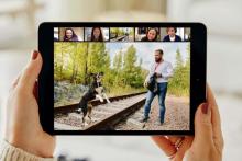 Tablet con Airbnb Experiencias Online