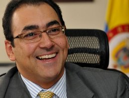 Presidente de Colombia ratifica en su cargo al ministro de Comercio, Industria y Turismo