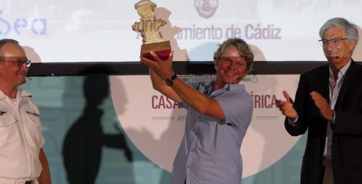 Alex Pella recibe el premio Juan Sebastian Elcano